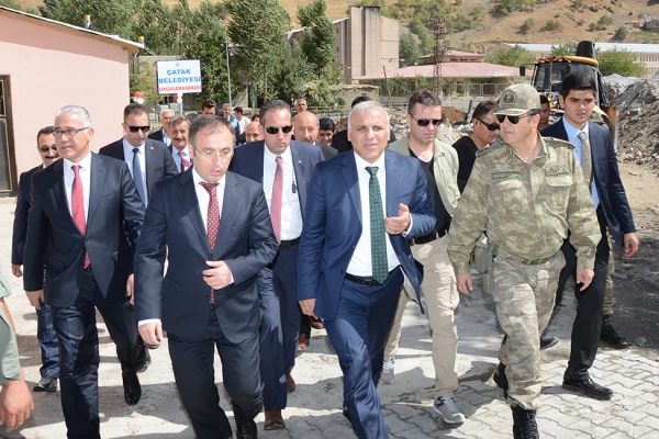 Van Valisi Murat Zorluoğlu, Çatak’ı ziyaret etti