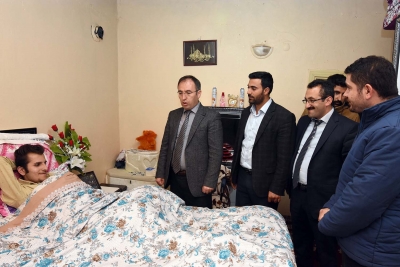 Başkan Vekili Akg&uuml;l&rsquo;den Hasta Ziyareti