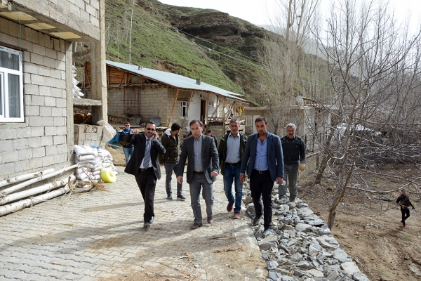 Cumhuriyet Mahallesi'nde Taş Duvar &Ccedil;alışması