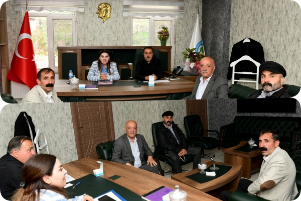 Ak&ccedil;ab&uuml;k Mahalle Muhtarı ve Mahalle Sakinlerinden Eş Başkanlar Eraslan ve Baran&rsquo;a Hayırlı olsun Ziyareti