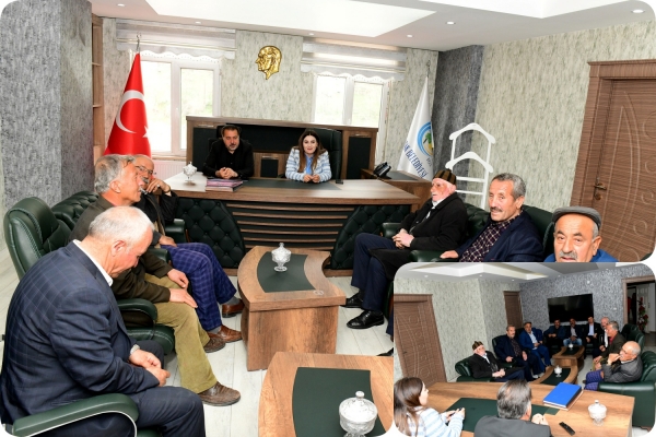 Boyunpınar Mahalle Muhtarı ve Mahalle Sakinlerinden Eş Başkanlar Eraslan ve Baran&rsquo;a Hayırlı olsun Ziyareti