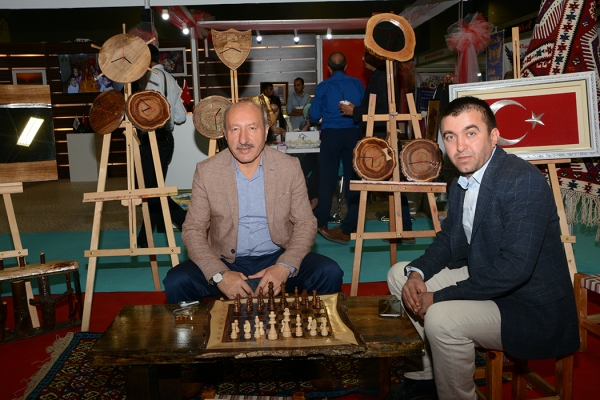 Van B&uuml;y&uuml;kşehir Belediyesi Genel Sekreter Yardımcısı Fazıl Tamer Standımızı Ziyaret Etti