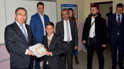 Belediye Başkan Vekili Akgül, Öğrencilere Karne Dağıttı