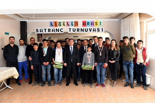 Satran&ccedil; Turnuvası'na B&uuml;y&uuml;k İlgi